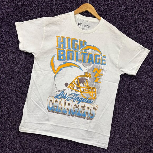 Los Angeles Chargers Helmet High Boltage NFL Team T-Shirt M - Picture 3 of 4